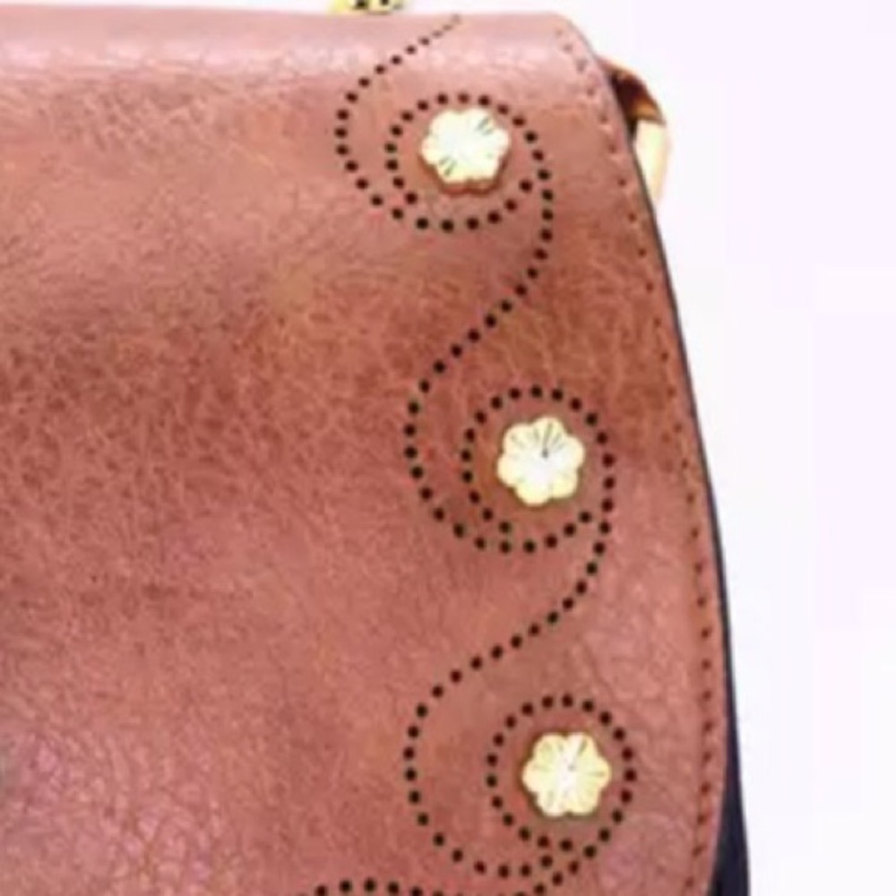 Boho Vintage tooled tassel Concho Bag - Picture 4 of 9